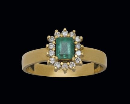 Ring aus 18-karätigem Gelbgold mit einem kolumbian