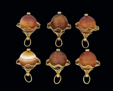 Set aus sechs Anhängern aus 18-karätigem Gelbgold 