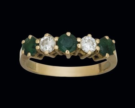 Ring aus 18-karätigem Gelbgold mit Smaragd und Dia