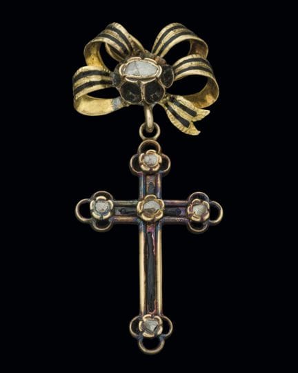 Antiker Anhänger aus Gelbgold in Form eines Kreuze