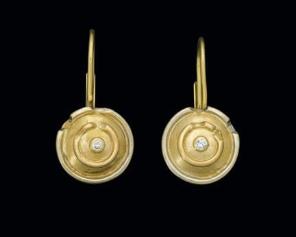 18K yellow gold circular earrings with diamonds in