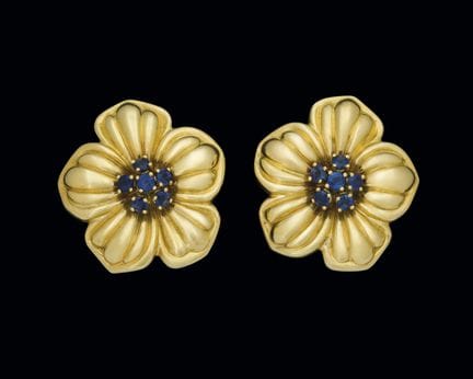 18K yellow gold earrings shaped like a flower, wit