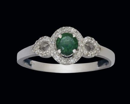 Ring aus 18 Karat Weißgold mit einem Tsavorit im R