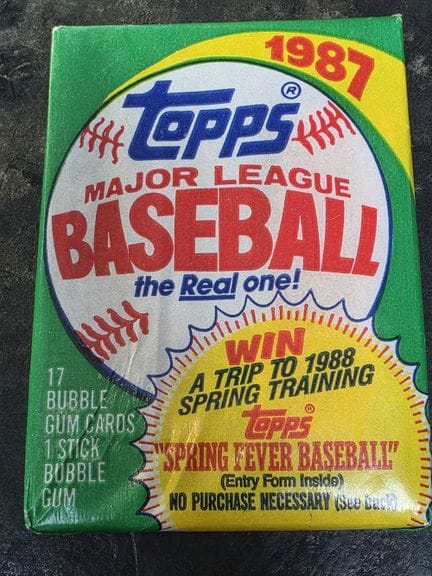BASEBALL, pack of 17 trading cards + one piece of 