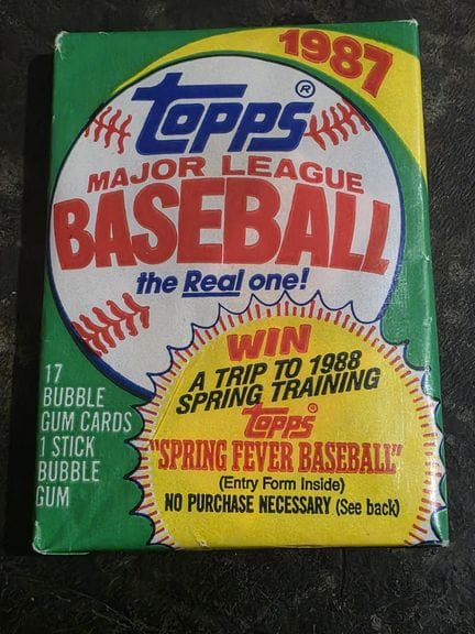 BASEBALL, pack of 17 trading cards + one piece of 