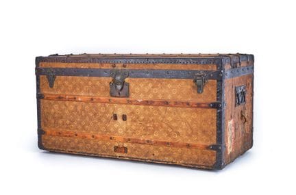 LOUIS VUITTON
Maleta de correo de lona tejida con 