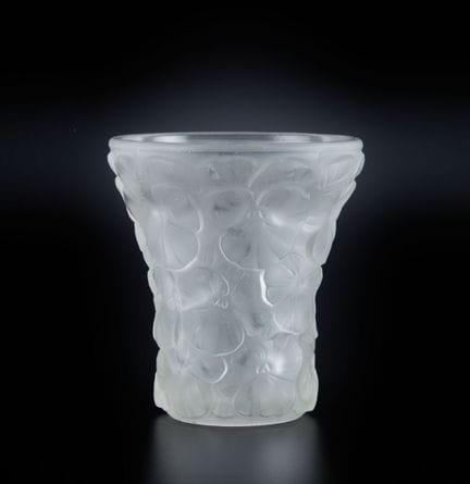 LALIQUE France
Jarrón
De cristal translúcido molde