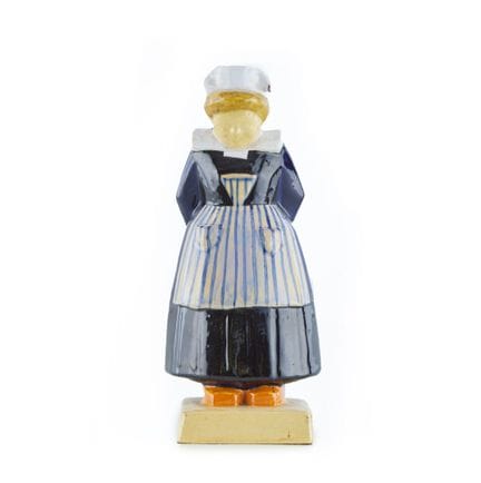 埃米尔·朱斯特·巴谢莱（1892—1981）
坎佩尔亨里奥特陶瓷厂
《比古丹女郎》
雕塑
多色釉陶
