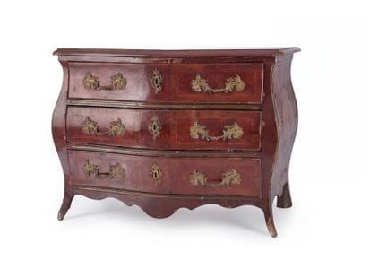 CHEST OF DRAWERS 
With a curved front and sides, i