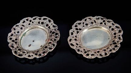 TWO SMALL CUPS
Made of 800‰ German silver
Weight: 