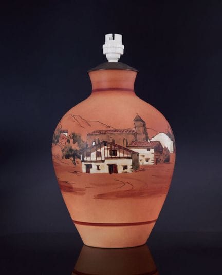 CERAMICA DI CIBOURE
Lampada
Con decorazione raffig