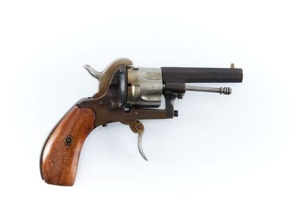 Revolver a percussore, sei colpi, calibro 7 mm, do