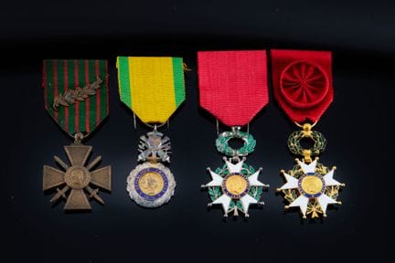Set di quattro medaglie. 
-Cavaliere della Legion 