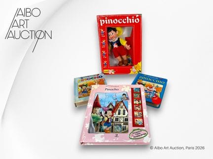 Set di 4 oggetti:
- Bambola di Pinocchio in una sc