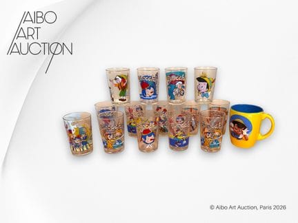 Conjunto de 15 objetos:
- Vaso de cristal con deco