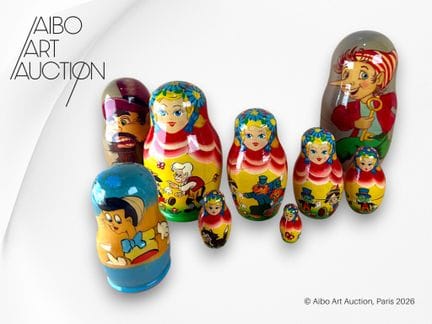 Set di 9 giocattoli:
- Bambola a matrioska in legn