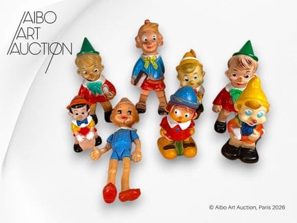 Set di 8 giocattoli:
- Pinocchio da scuola, figuri