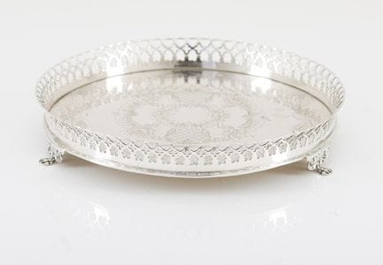 Una bandeja de plata portuguesa
Plata, ley .833
De