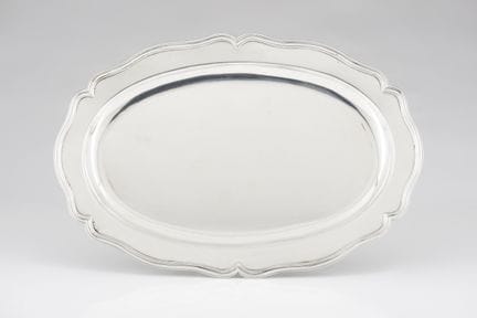 Una bandeja de plata portuguesa
Plata, ley 0,916
D