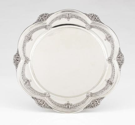 Una bandeja de plata portuguesa
Plata, ley 0,833
P