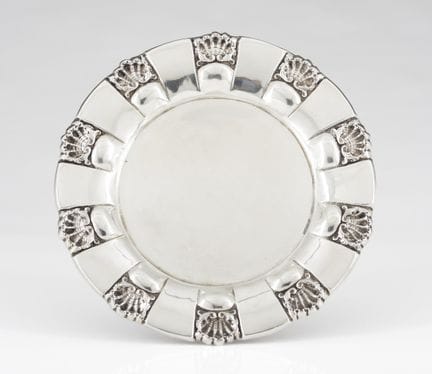 Una bandeja de plata portuguesa
Plata, ley 0,833
P