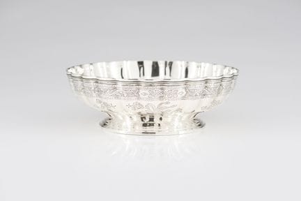 Un cuenco portugués de plata
Plata, ley 0,833
Deco