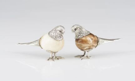 Deux oiseaux portugais en pierre dure sertis d'arg