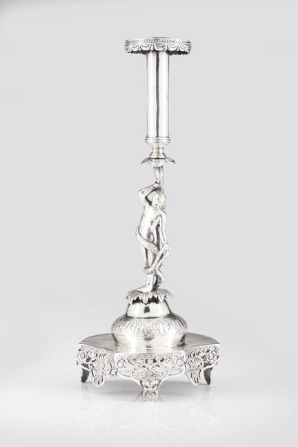 Un candelabro de plata del siglo XIX
Plata
Decorac