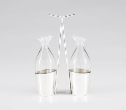 克里斯托弗（Christofle）镀银的金属调味瓶架
设计：利诺·萨巴蒂尼（Lino Sabatti