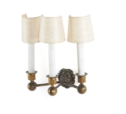 Paire d'appliques murales de style Louis XVI
Bronz