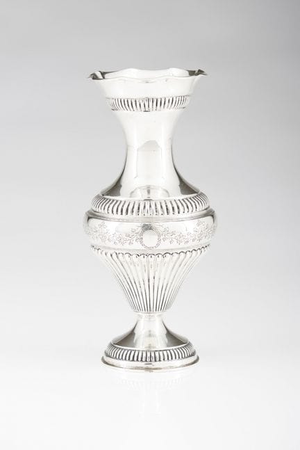 A Portuguese silver vase
Silver, fineness .833
Par