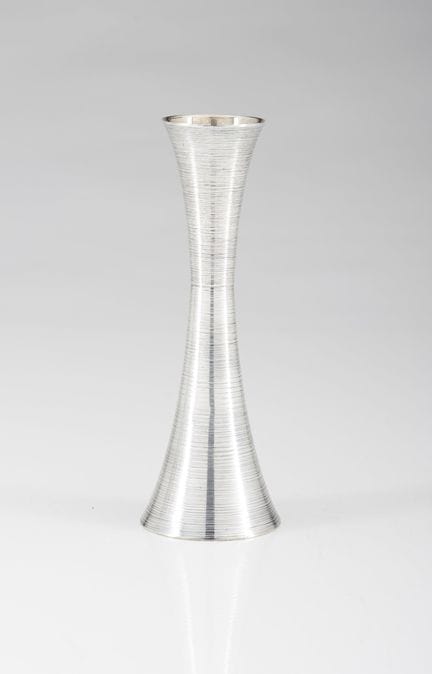A Portuguese silver vase
Silver, fineness .925
Hou