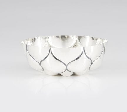 Un cuenco portugués de plata
Plata, ley 0,833
Deco