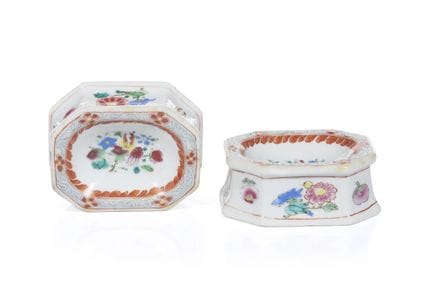 Coppia di saliere ottagonali in stile “famille ros