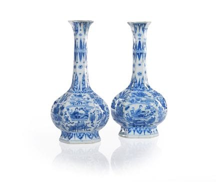 A pair of Kangxi hexagonal bottles
Chinese export 