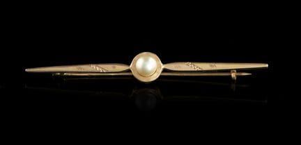 Alfiler de oro con perla cultivada
Oro, ley 0,800
