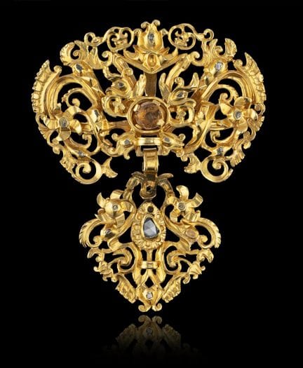 Colgante «Laça» de oro con diamantes y topacios
Or