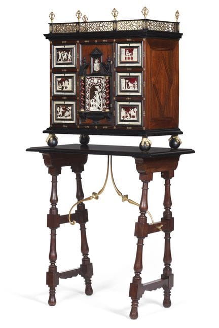 Commode italienne du XIXe siècle
Placage en paliss