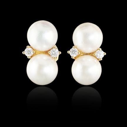 Un par de pendientes de perlas y diamantes
Oro, le
