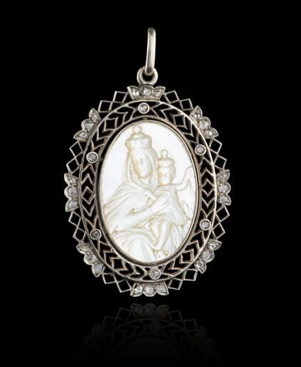 Colgante de diamantes, platino y oro «La Virgen co
