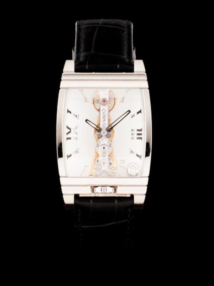 Corum Movimento Linear
一款罕见的Corum腕表，Golden Bridge系