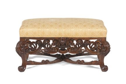 Un banc portugais en châtaignier de style XVIIIe s