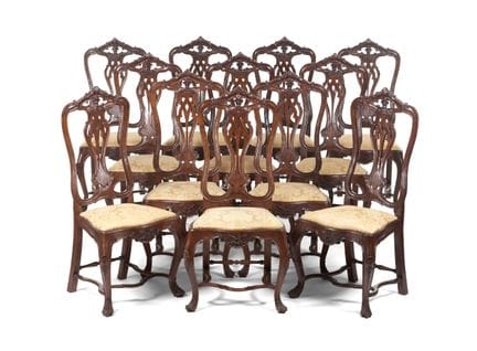 Ensemble de douze chaises de style D. José
Bois de