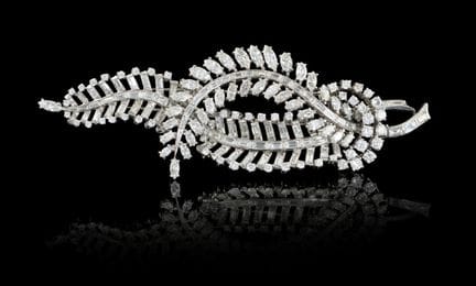 Un broche de diamantes «Hojas entrelazadas»
Platin