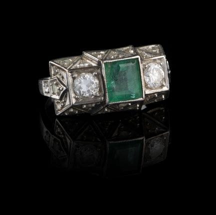 Un anillo de estilo Art Déco
Platino, ley 0,500
En