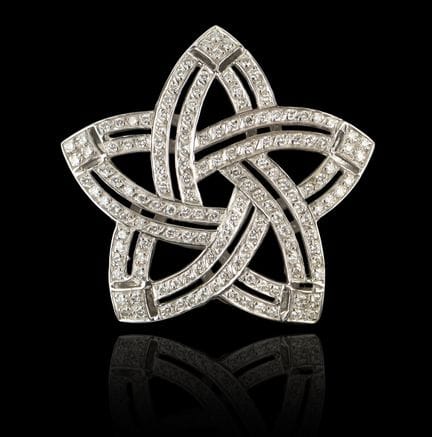Colgante de diamantes «Flower»
Oro, ley 0,800
Enga