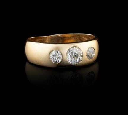Un anillo de diamantes
Oro, ley 0,800
Engastado co
