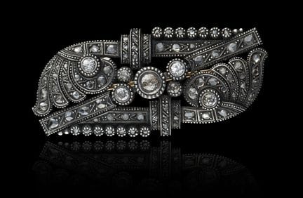 Un broche de diamantes, oro y plata
Oro, ley 0,800