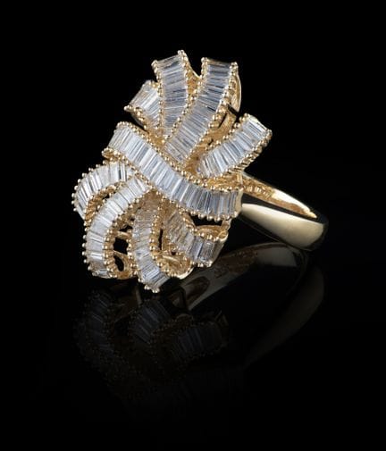 Un anillo de diamantes
Oro de 750
Engastado con va