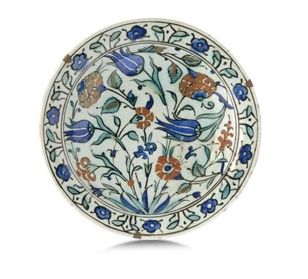 MAJOLIKA-SCHALE, IZNIK, 17. JAHRHUNDERT, mehrfarbi